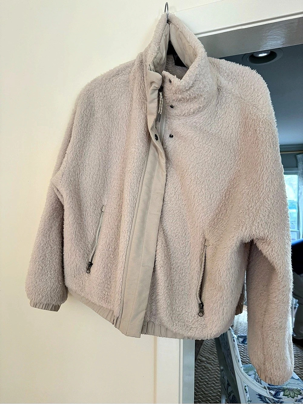Vuori Alpine Jacket Cream Teddy Jacket size L